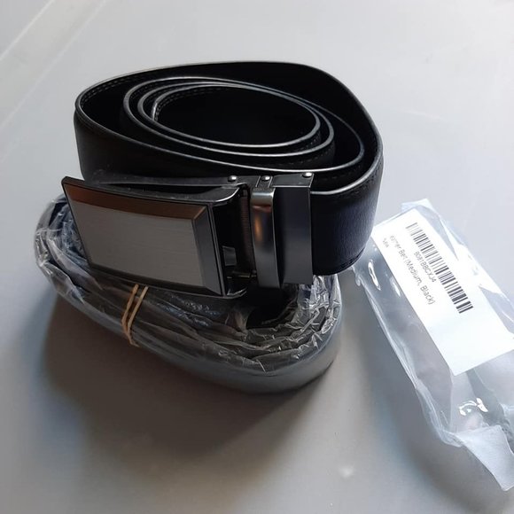 NEW Black Leather Belt Simple Design Gun Metal Buckle - Various Sizes - Picture 2 of 4